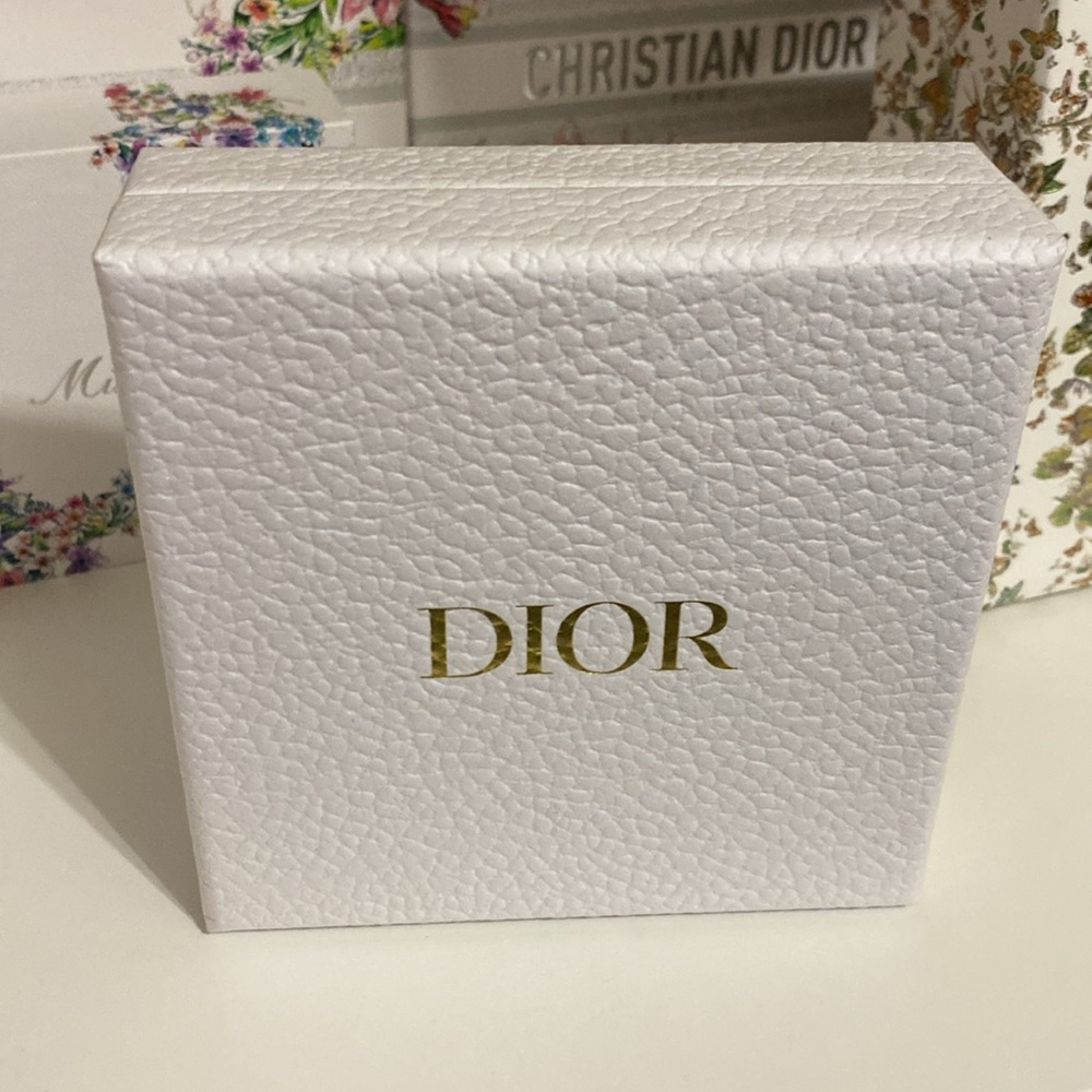 Dior Makeup Set Limited Edition-NIB - Picture 10 of 10